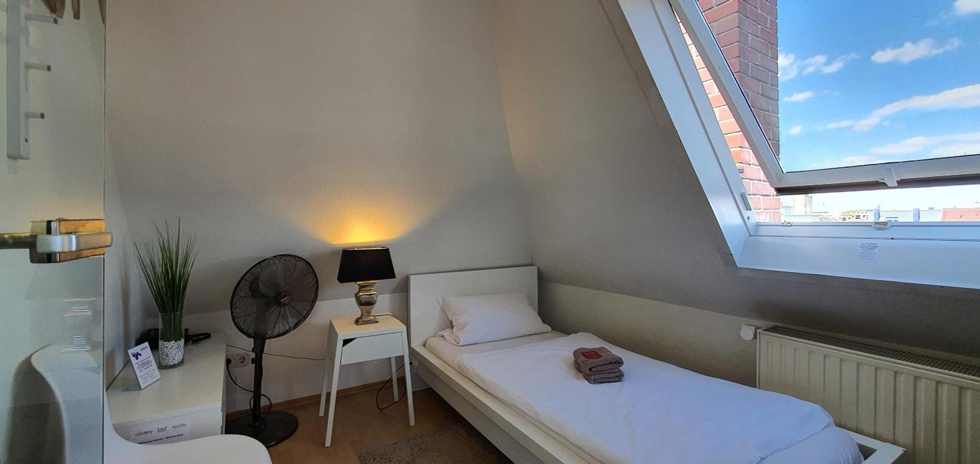 Colodging Mannheim - Private Rooms & Kitchen Екстер'єр фото